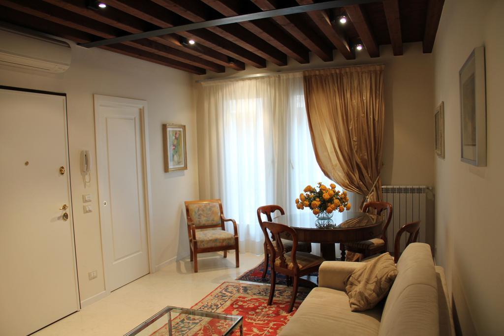 Sarai Apartments Венеция Номер фото