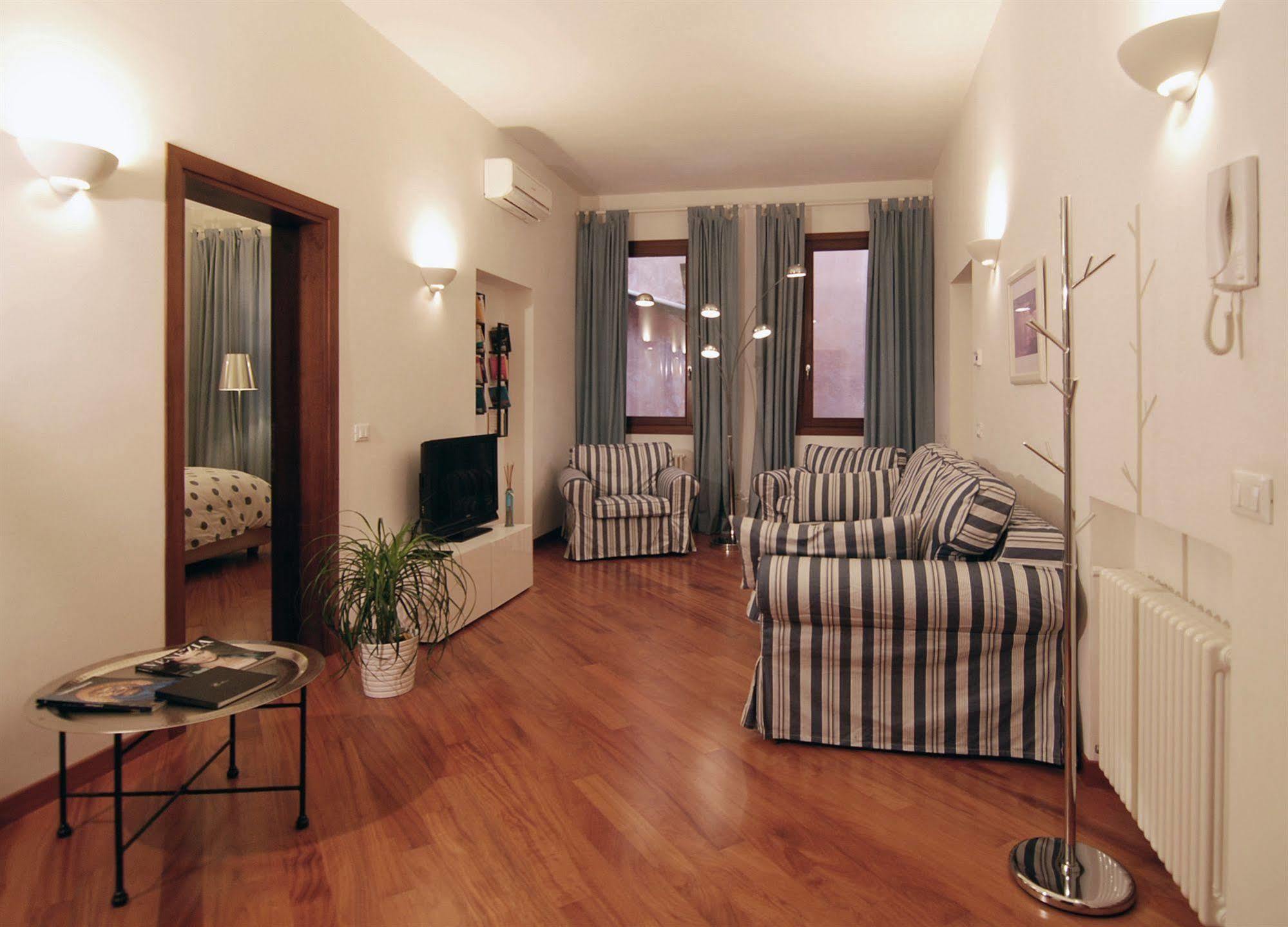 Sarai Apartments Венеция Экстерьер фото